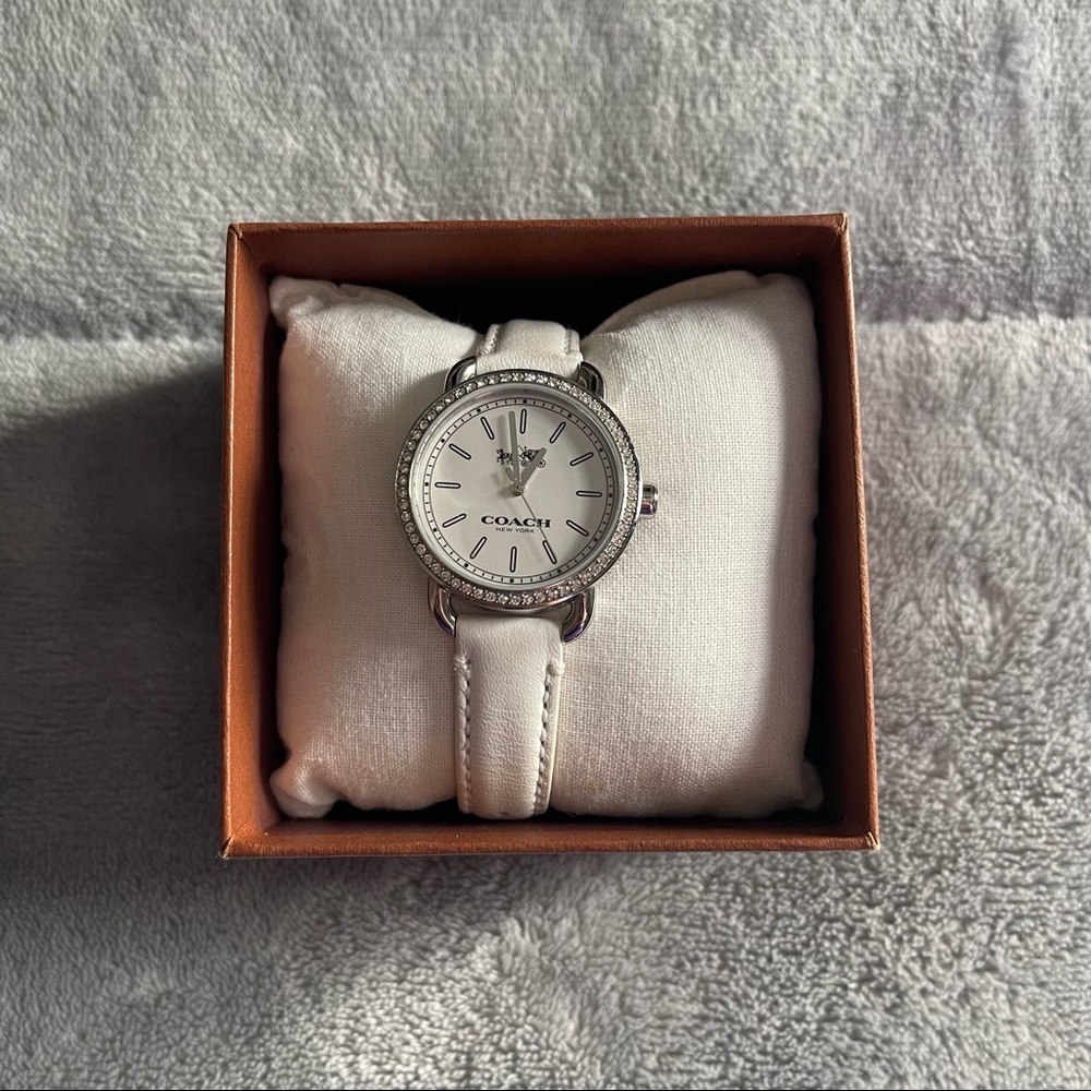 Women’s Coach Watch